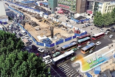 北阳路农业路心早高峰拥挤宽峻 揭示尽可能绕止