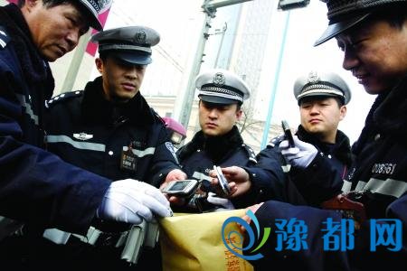 河北警圆将同天用警宽查酒驾 周五为统一动做日