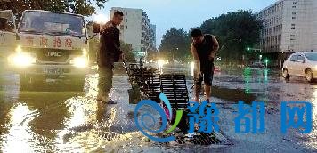 郑州昨清晨降雨级别已经达特小大暴雨 4处坐交断止