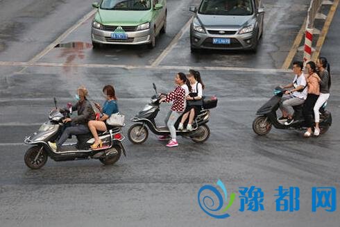 郑州小电电背规载人咋处奖？郑州站岗奖款or站岗半小时