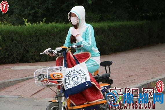 安阳迎小大降温最高温10℃ 有市仄易远脱上了羽绒服